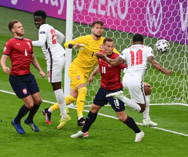 Raheem Sterling salva de nuevo a Inglaterra, que vence a los checos Raheem Sterling salva de nuevo a Inglaterra, que vence a los checos