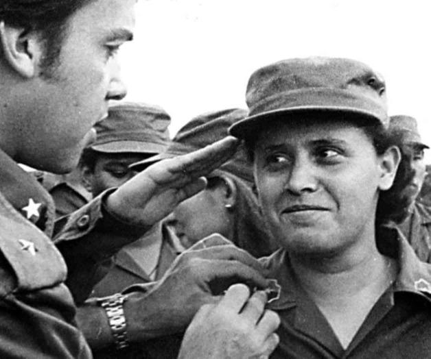 La muchacha de los cabellos cortos La muchacha de los cabellos cortos