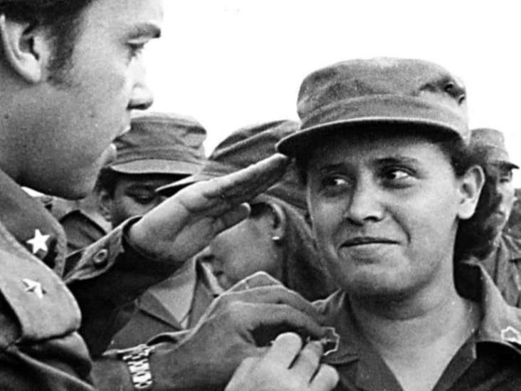 La muchacha de los cabellos cortos La muchacha de los cabellos cortos