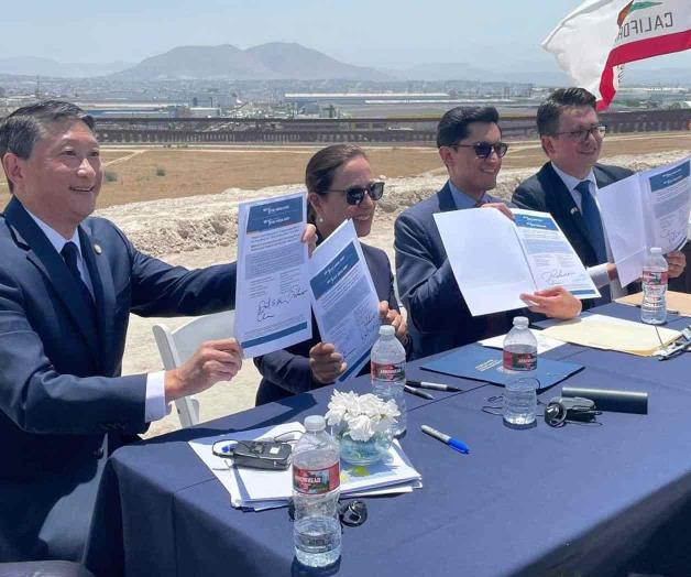 Firman México-EU un acuerdo de infraestructura transfronteriza