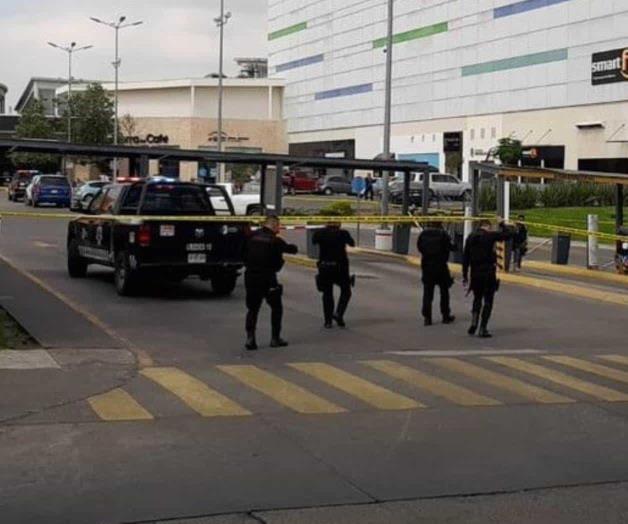 Asalto a camión de valores desata balacera en Guadalajara
