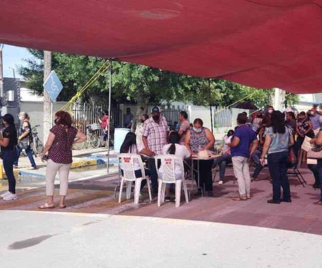 Aplican segunda dosis a personas de 50 a 59 Aplican segunda dosis a personas de 50 a 59