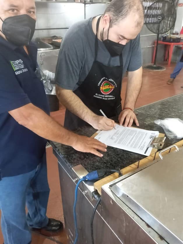 Vigilan cumplimiento de restricciones sanitarias