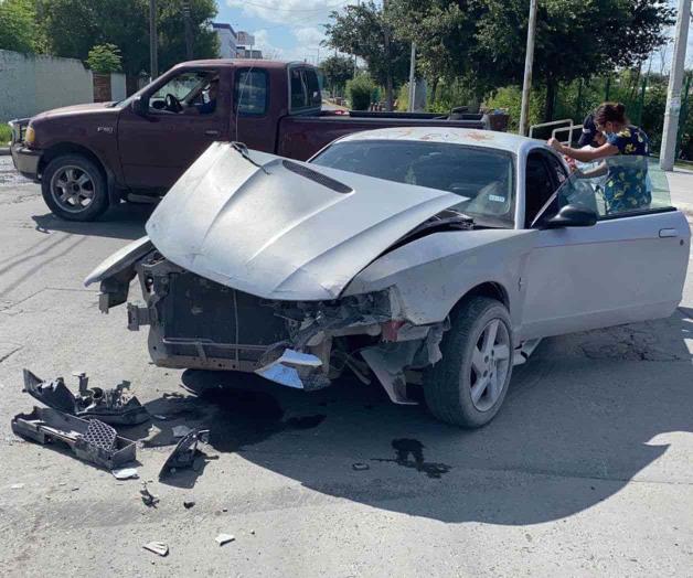 No cede paso y choca No cede paso y choca