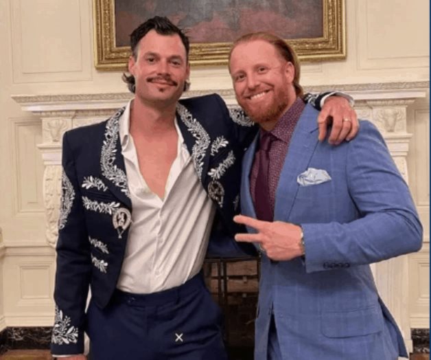 Lanzador de los Dodgers visita la Casa Blanca vestido de mariachi Lanzador de los Dodgers visita la Casa Blanca vestido de mariachi