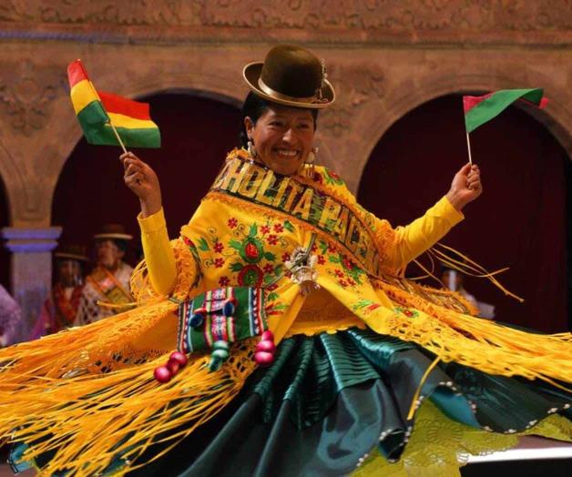 Bolivia: estudiante de medicina, elegida Cholita Paceña 2021 Bolivia: estudiante de medicina, elegida Cholita Paceña 2021