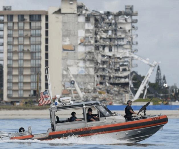 Restos de edificio caído en Florida podrían ser derribados Restos de edificio caído en Florida podrían ser derribados