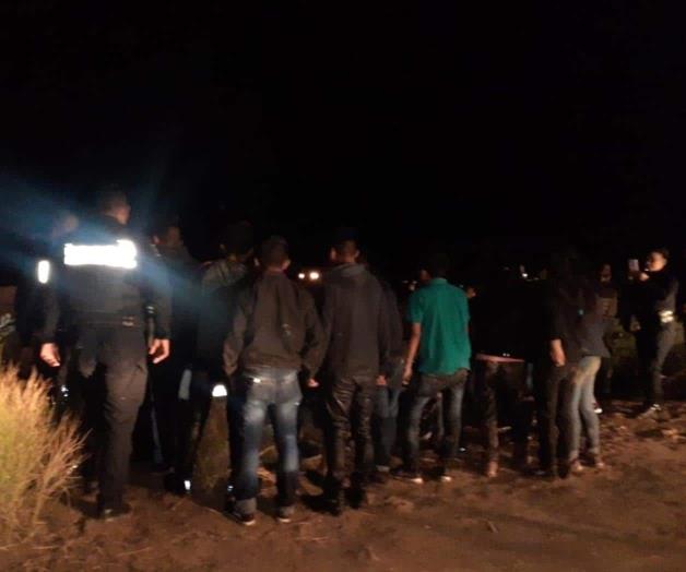 Rescatan a 30 migrantes de morir ahogados en el río Bravo