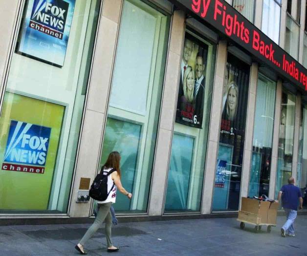 Fox News es multado por 1 millón por acoso sexual Fox News es multado por 1 millón por acoso sexual