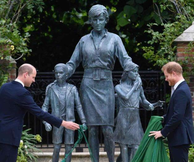 Inaugurán estatua de Diana Inaugurán estatua de Diana
