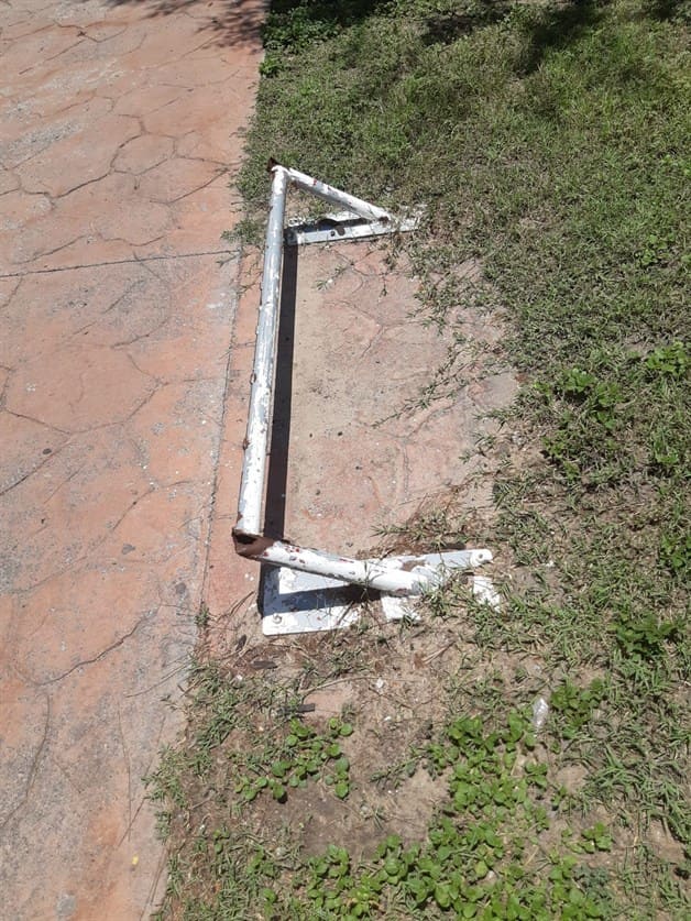 Abandono y vandalismo en plaza ‘Treviño Zapata’ Abandono y vandalismo en plaza ‘Treviño Zapata’