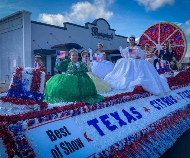 Desfilan en McAllen por el Día de la Independencia Desfilan en McAllen por el Día de la Independencia