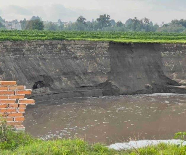 Familia que perdió su casa por el socavón de Puebla rechaza recibir predio Familia que perdió su casa por el socavón de Puebla rechaza recibir predio