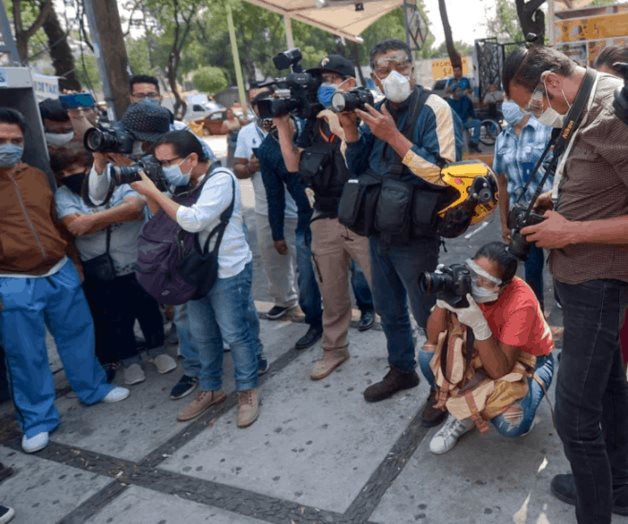 Reportan agresiones a 5 periodistas en desalojo de autopista Reportan agresiones a 5 periodistas en desalojo de autopista