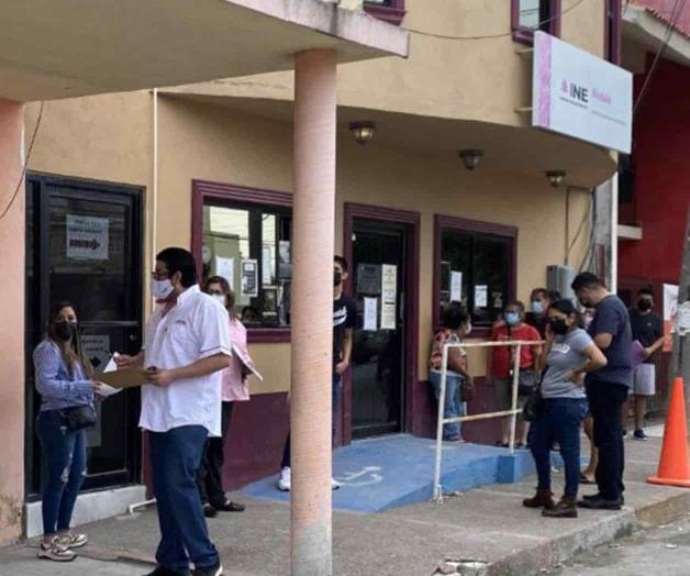 Tramitan en el INE 100 credenciales Tramitan en el INE 100 credenciales