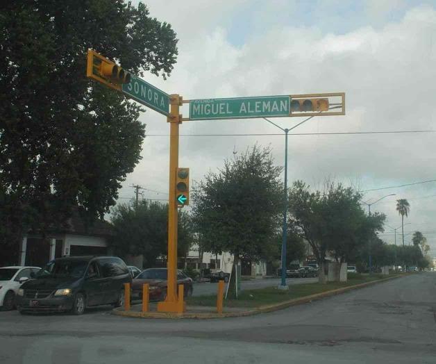 Permanecen semáforos inservibles