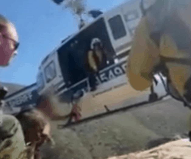 Rescatan agentes a ilegal en peligro Rescatan agentes a ilegal en peligro