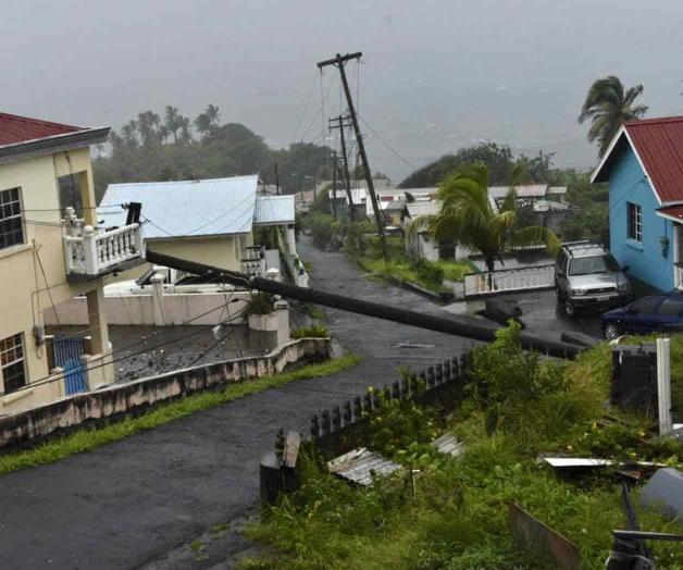 Elsa pierde fuerza mientras avanza a Haití y Dominicana