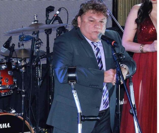 Se apaga su voz Se apaga su voz