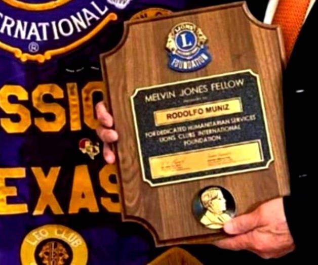 Le otorgan cargo y galardón leonístico Le otorgan cargo y galardón leonístico