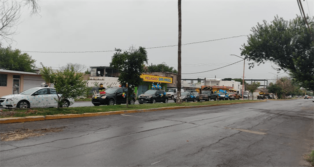 Mantienen las escuelas caravanas de graduación