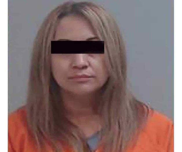 Arrestan a una oficial por conducir intoxicada Arrestan a una oficial por conducir intoxicada