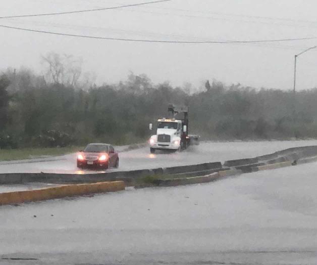 Generan lluvias complicaciones viales en diferentes sectores Generan lluvias complicaciones viales en diferentes sectores