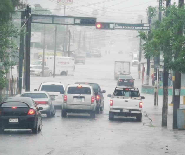 Deja tormenta eléctrica sin agua a la ciudad Deja tormenta eléctrica sin agua a la ciudad