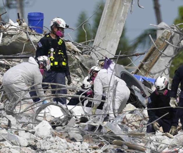 Tormenta amenaza rescate en edificio derruido en Florida Tormenta amenaza rescate en edificio derruido en Florida