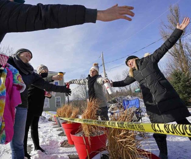 Canadá y EU levantan restricciones fronterizas Canadá y EU levantan restricciones fronterizas