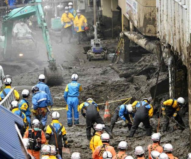 Buscan a desaparecidos en alud en Japón; nuevos riesgos Buscan a desaparecidos en alud en Japón; nuevos riesgos