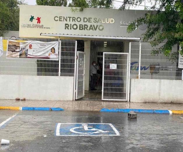 Terminan lluvias por dañar el centro de salud de Río Bravo Terminan lluvias por dañar el centro de salud de Río Bravo