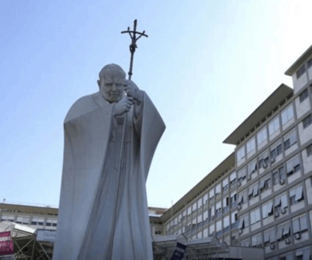 Papa se recupera bien tras estrechamiento “grave” del colon Papa se recupera bien tras estrechamiento “grave” del colon