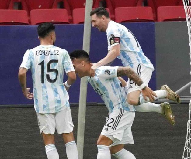 Le cumple Argentina deseo a Neymar