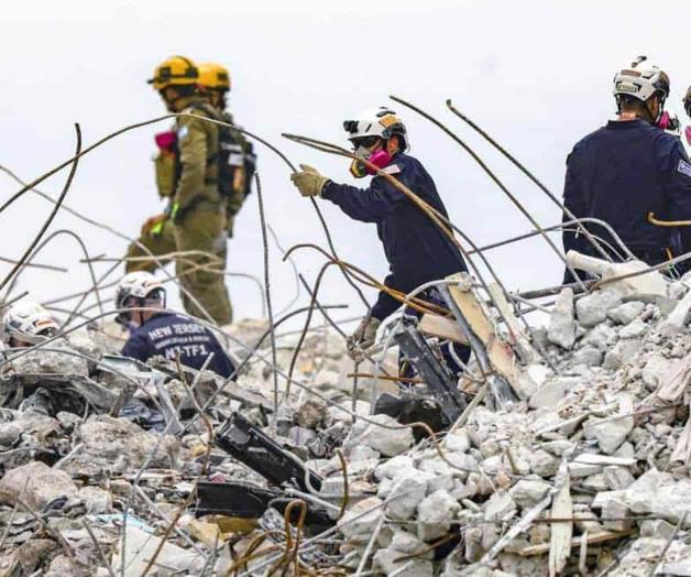 Hallan restos de 10 personas en edificio colapsado de Miami Hallan restos de 10 personas en edificio colapsado de Miami