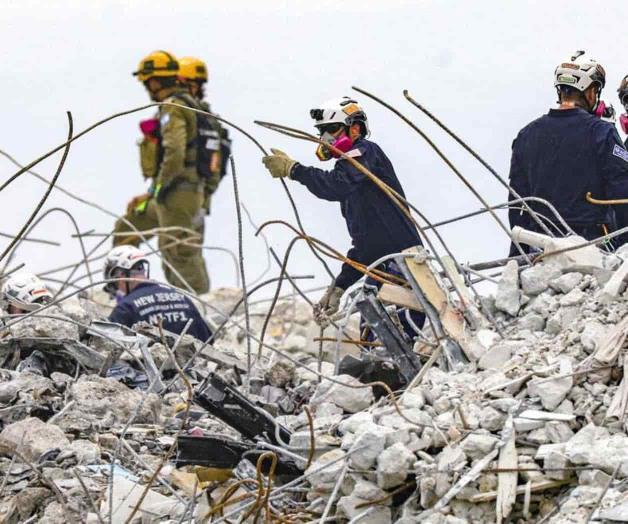 Hallan restos de 10 personas en el edificio colapsado Hallan restos de 10 personas en el edificio colapsado