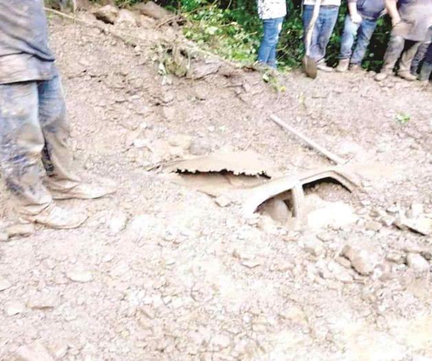 Mueren 2 personas por deslave en Hidalgo Mueren 2 personas por deslave en Hidalgo