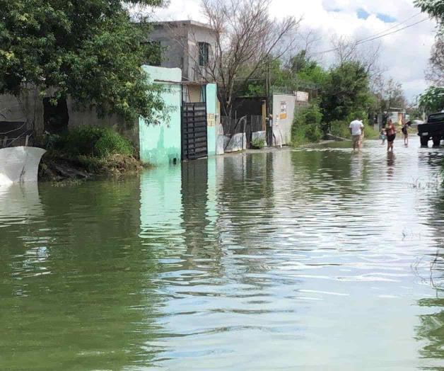 Sigue inundado pero colonos de la Azteca regresan a sus casas Sigue inundado pero colonos de la Azteca regresan a sus casas