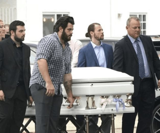 Sepultan en mismo ataúd a hermanas muertas en derrumbe Sepultan en mismo ataúd a hermanas muertas en derrumbe