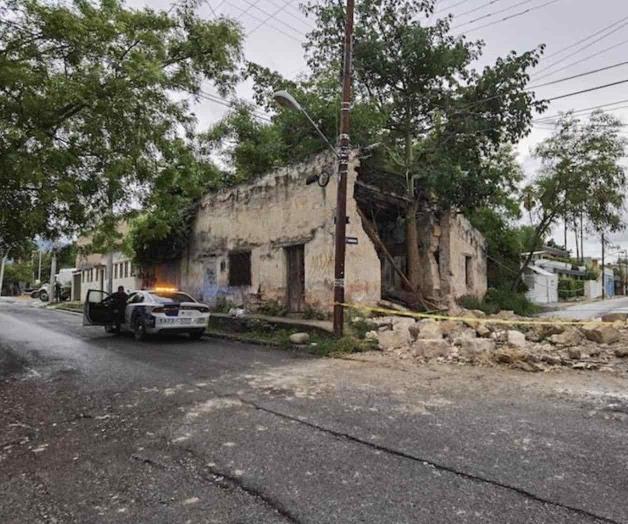 Se derrumba casa en la zona centro Se derrumba casa en la zona centro