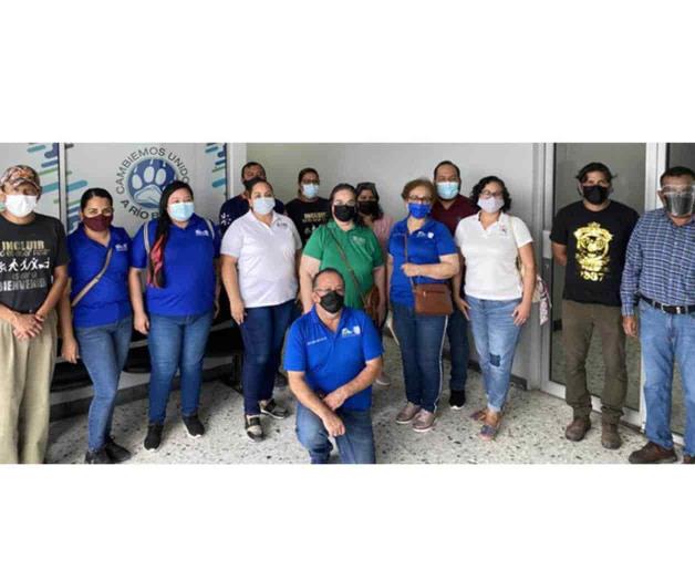 Se manifiestan inconformes maestros del CAM