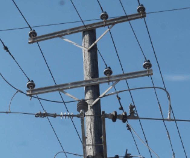 Sufren vecinos calvario por apagón Sufren vecinos calvario por apagón