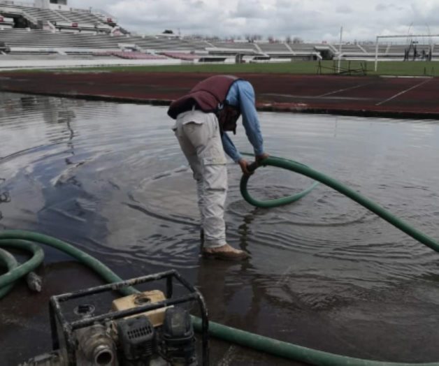 Dan mantenimiento al Polideportivo Dan mantenimiento al Polideportivo