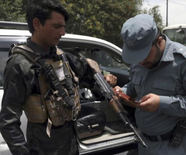 China evacúa a sus ciudadanos de Afganistán China evacúa a sus ciudadanos de Afganistán