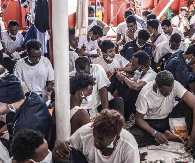 Pide buque atracar en un puerto mediterráneo Pide buque atracar en un puerto mediterráneo