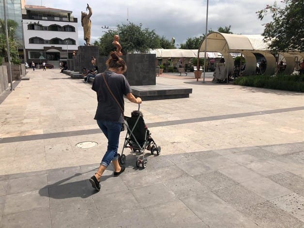 Desafían adultos y menores protocolos del semáforo rojo Desafían adultos y menores protocolos del semáforo rojo