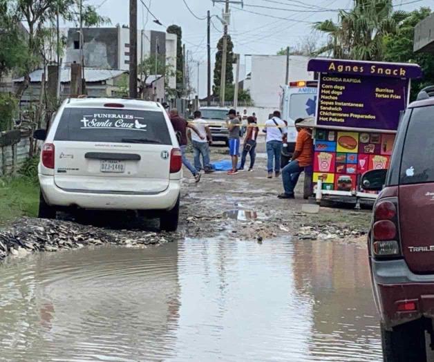 Muere joven en la vía pública Muere joven en la vía pública