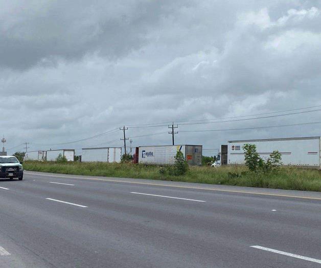 Afecta tráfico pesado la circulación vial por cierre de una de las vías de retorno