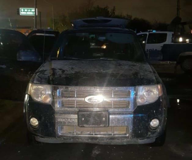 Llevaban a secuestrado en la cajuela; arrestan a 4 Llevaban a secuestrado en la cajuela; arrestan a 4