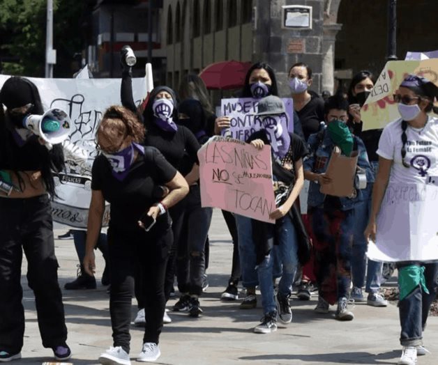 Protestan feministas frente a Palacio de Gobierno en Guadalajara Protestan feministas frente a Palacio de Gobierno en Guadalajara